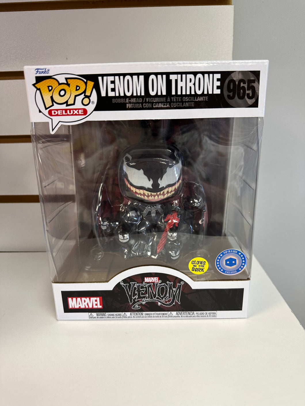 Funko Pop Venom On Throne (Glow in the Dark)