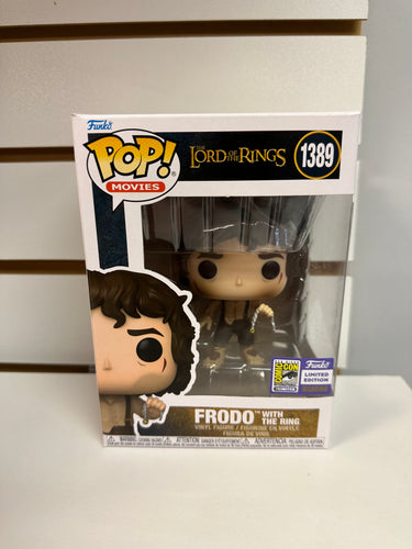 Funko Pop Frodo with the ring [Con Sticker]
